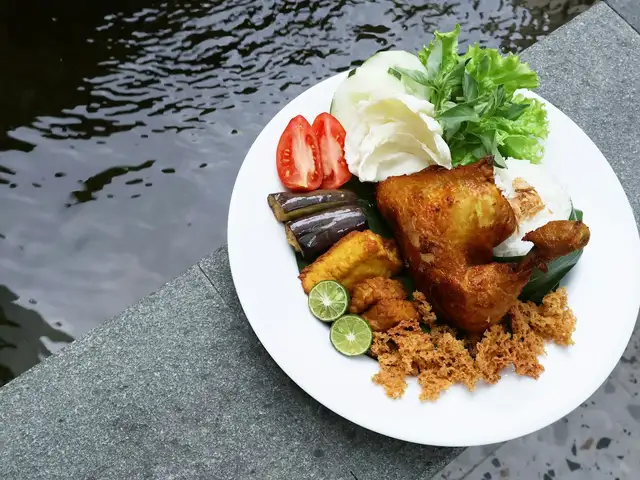 Nasi Goreng Konfit Bebek